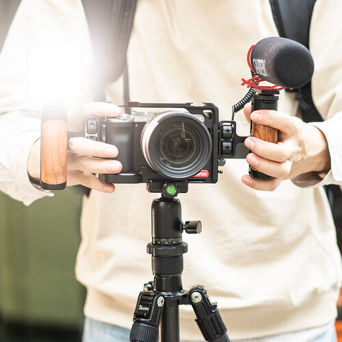 Ulanzi R075 Wooden Camera Cage Handle Grip Ã¢â‚¬â€œ Left/Right Compatible